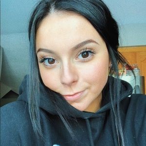 Meet your Posher, Lizzie